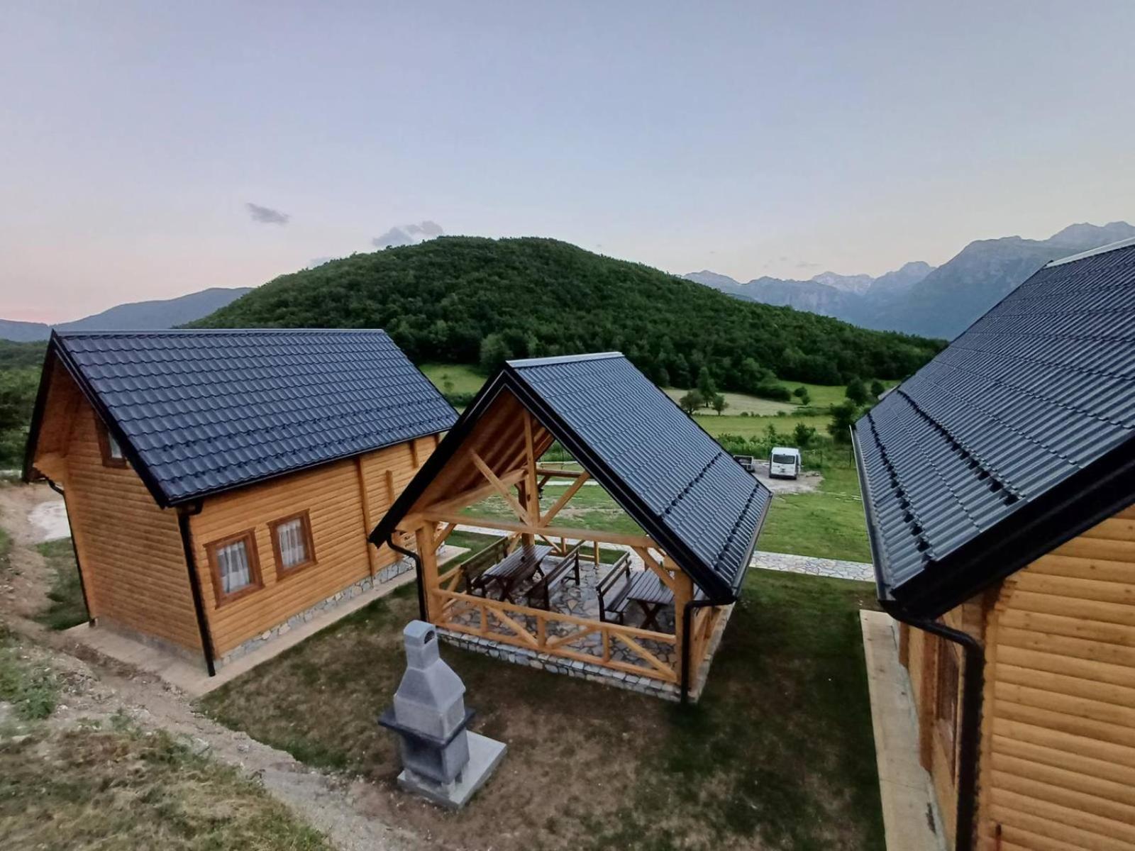 Soulrest Ekoresort - Mehov Konak Gusinje ภายนอก รูปภาพ