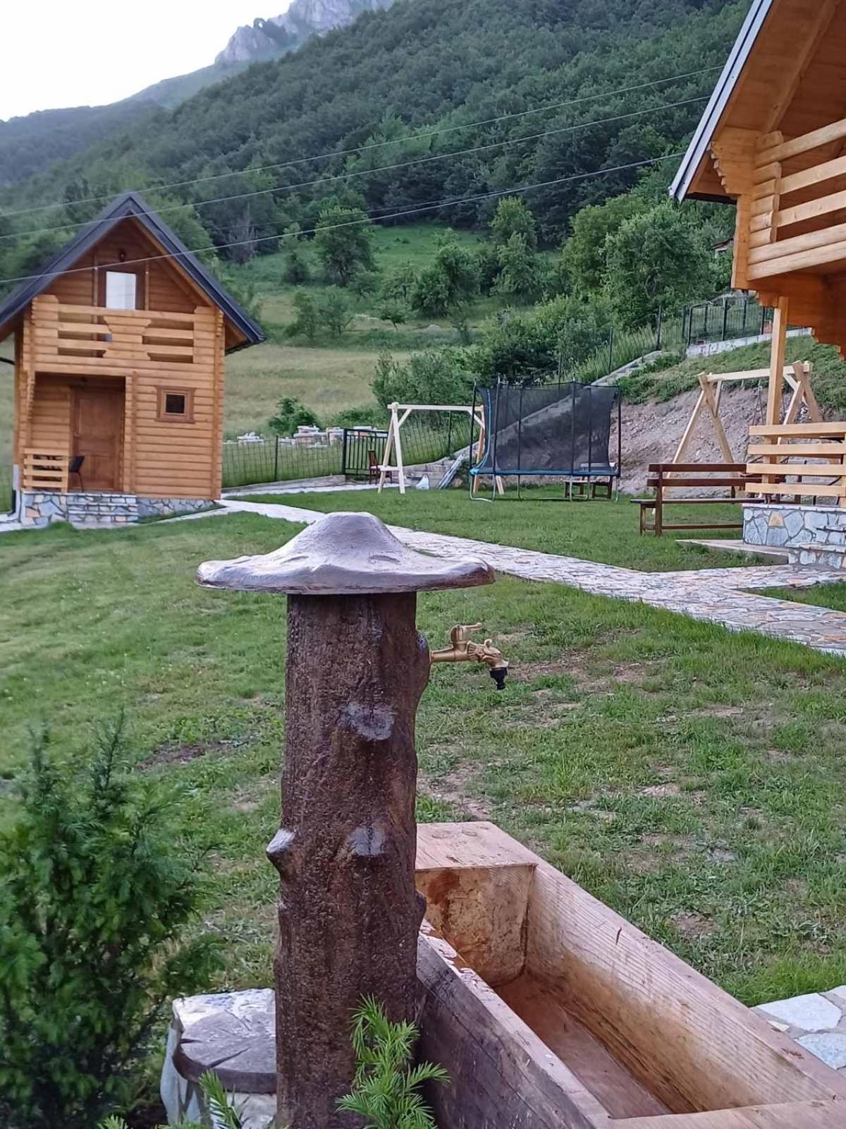 Soulrest Ekoresort - Mehov Konak Gusinje ภายนอก รูปภาพ
